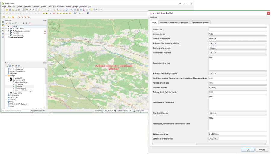 Copie d'écran du projet QGIS avec formulaire intégré permettant la contribution